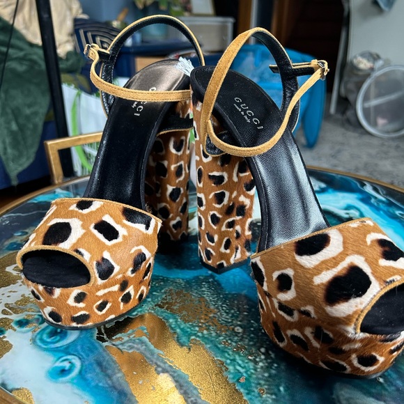 Gucci platform pumps 38s / NIB - Picture 9 of 10